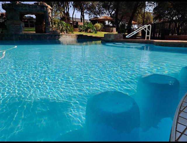 M² LODGE FOR SALE IN ZEERUST